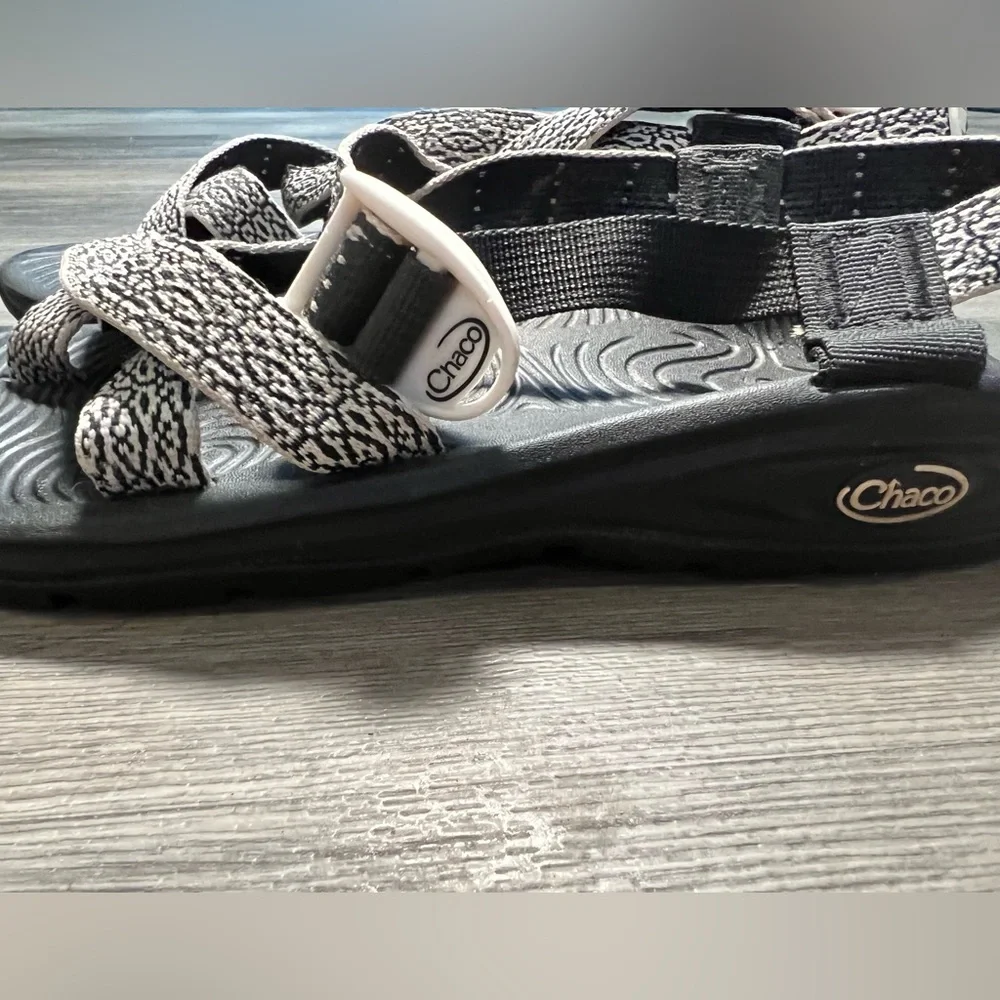 Chaco Women Sandals- W9‎